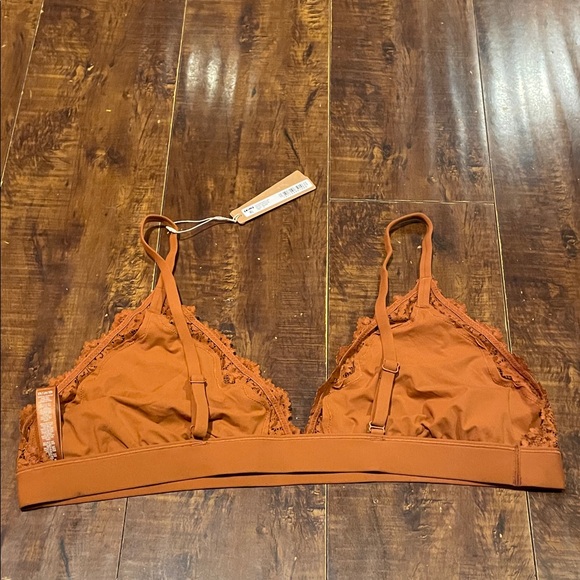 Skims Fits Everybody Lace Triangle Bralette - Bronze - Picture 3 of 5